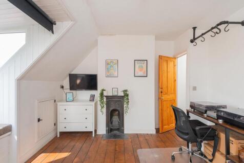 2B5PTN - Bedroom E.jpg