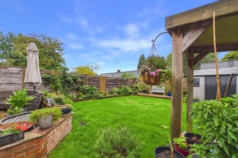 Guildford Grove - EweMove - Rear Garden 2