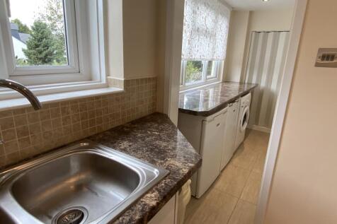 14 Tachbrook Court, Leamington Spa photo 4