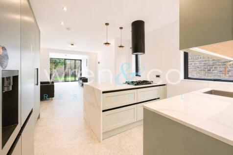 5 Bedroom Terraced for Rent