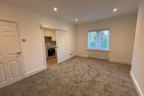 Leeds Road, Harrogate, North Yorkshire photo 3