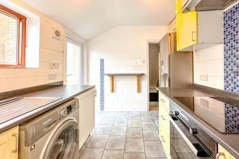 St Albans Road, Watford, WD24 photo 4