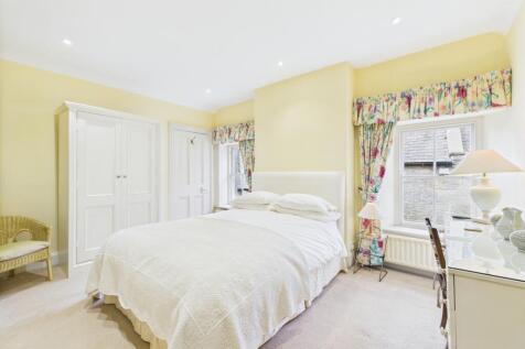 CAM04201G0-PR0078-STILL086