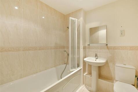 Longbourn, Windsor, Berkshire, SL4 photo 3