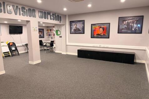 311a11baea8f6b60ac2a28bf8ef2142c.jpeg