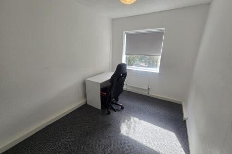 Elthorne Court, Feltham, Hounslow photo 5