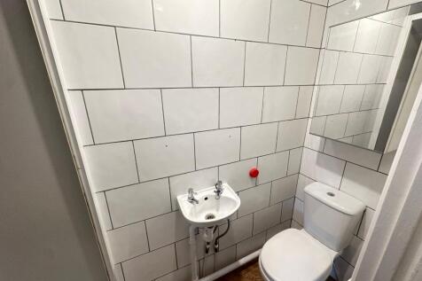 En Suite 5, 76 Park Street, Luton, Bedfordshire, LU1 3EU photo 5