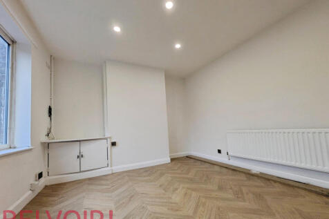 Beasley Avenue, Newcastle-under-Lyme, ST5 photo 5