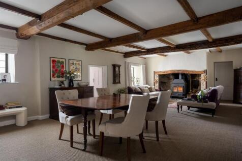 49 - Dowmans Farmhouse - GL53 9QY - Web.jpg