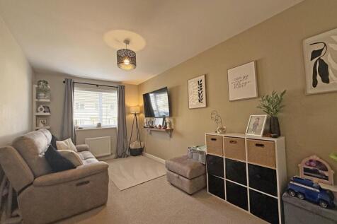 Rosedown Avenue 16 - Lounge Front.jpg