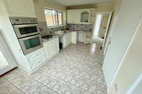 Meadow Way, ATTLEBOROUGH photo 4