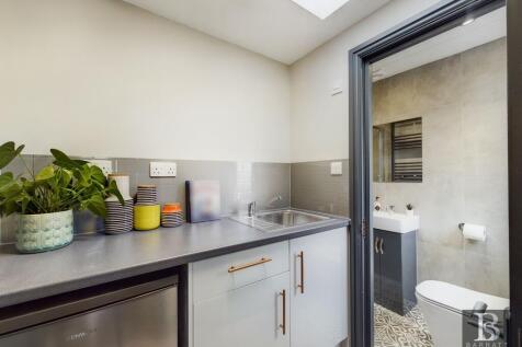 Studio 3, King Edward Street, Slough photo 3