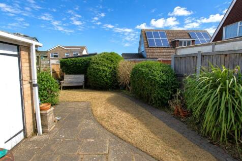 Sheppard Close 4 - Garden new 2