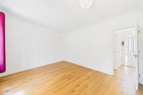 Drovers Avenue, Moreton Hall, Bury St Edmunds, IP32 photo 3