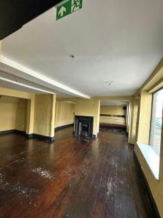Retail Property (high street) to rent Image 4