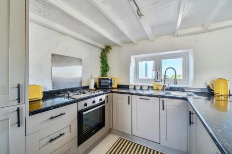 Bumblee Cottage Kitchen.jpg