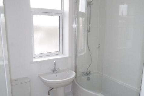 Newly Decorated One Bedroom Flat
