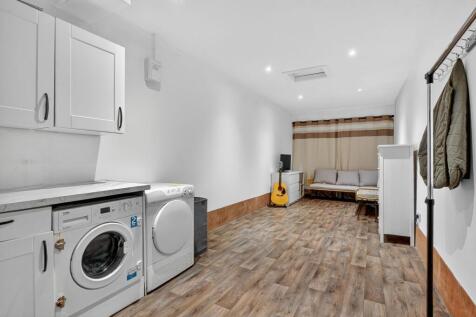 Garage / Utility Room