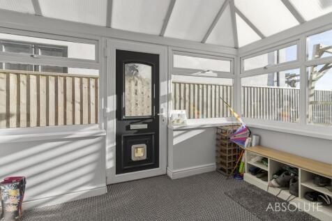 Entrance to ground and first floor