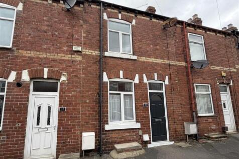 Leeds, LS25 - property photo