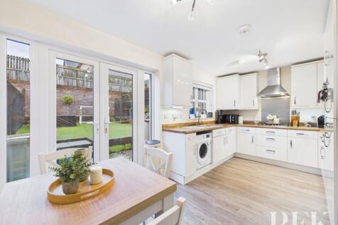 Kitchen / Dining