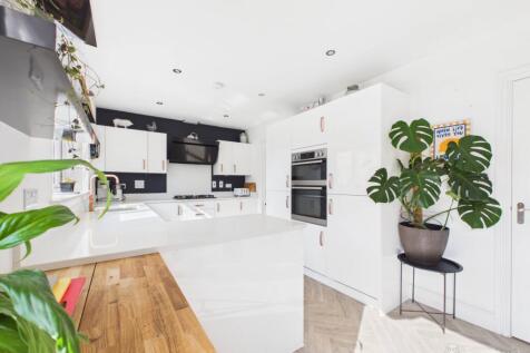 Kitchen diner- Mark Stephens EweMove Newmarket and