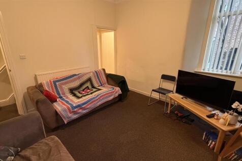 £130pppw, Hall Road, Victoria Park, M14 5HL photo 4