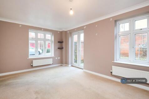Beverley Close, Carbrooke, Thetford, IP25 photo 4