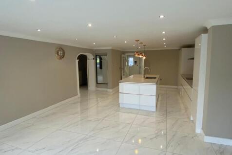 Kitchen diner 2.jpeg