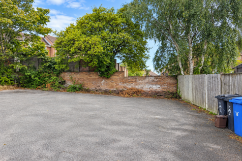 Henbury Close, Poole, Dorset photo 4