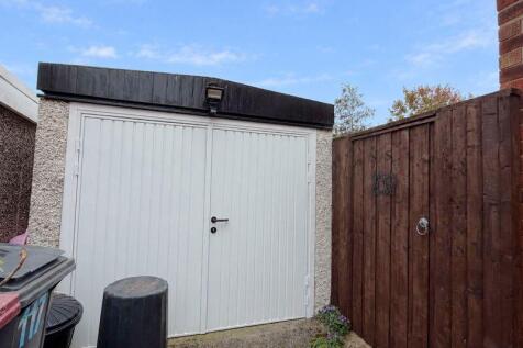 Detached Garage