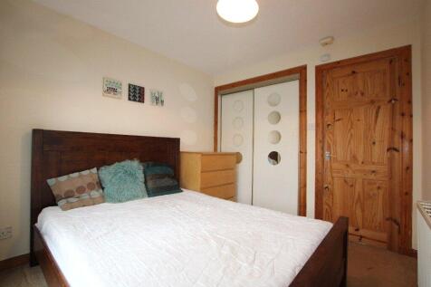 Stuart Crescent, East Craigs, Edinburgh, EH12 photo 4