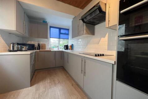 Kitchen 1.jpg