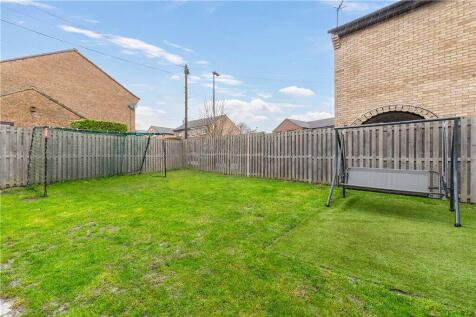 Wide Rear Garden