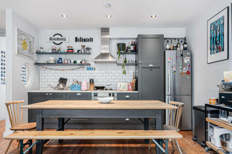 Reception/Kitchen