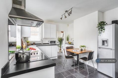 3-bed terraced on Peach Street, Derby, DE22, £520/mo
