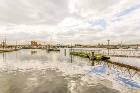 The Mast, Gallions Reach, London, E16 photo 4