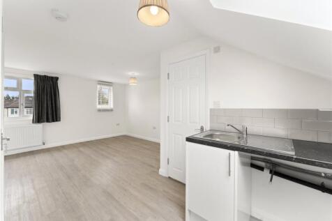 Woodside Close, Surbiton, KT5 photo 4