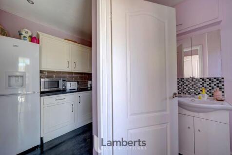 Utility Room &amp; Guest Cloakroom