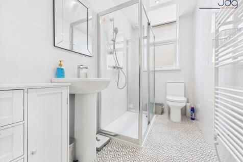 Family Shower Room