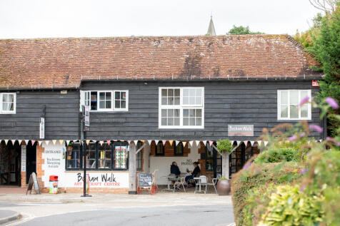 External local area shot of cafe in bosham quay