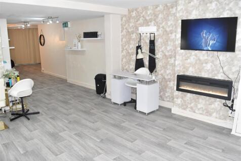 Commercial Property to rent Image 6
