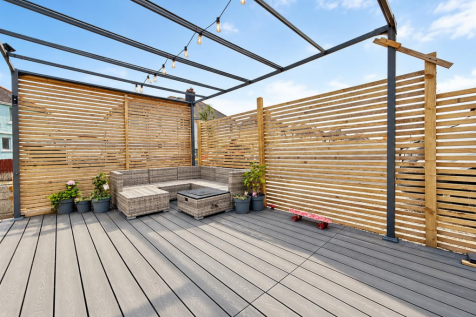 Private Front Deck.png