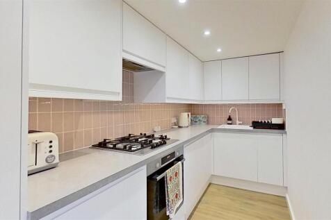 Earlsfield-Road-Earlsfield-SW18-04082025_183650.jp