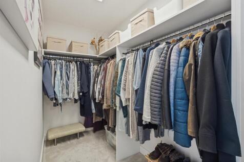 Principal  Walk-in Wardrobe