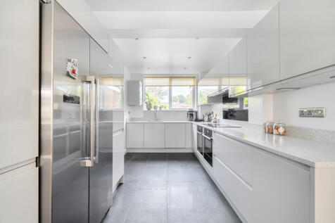 Hanover Close, Frimley, Camberley, Surrey, GU16 photo 3