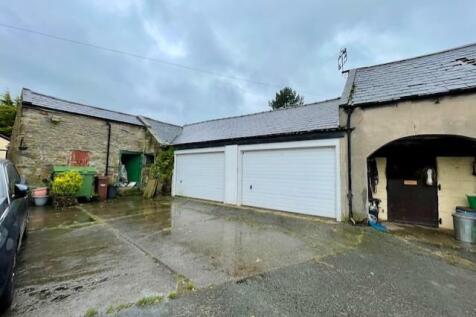 2 Double garages.jpg