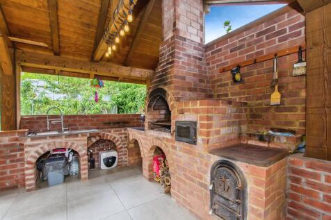 Outside Kitchen / Bbq