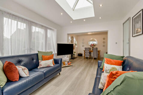 Living Room &amp; Dining Room