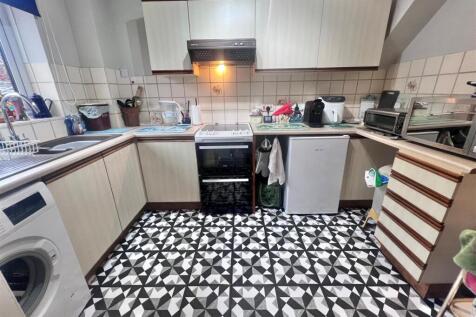 Kitchen 1.jpg